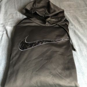 Nike ThermaFit Hoodie size M